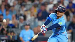 MLB: Andrés Giménez iguala récord histórico y poco común en la Postemporada