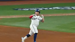 Récord Histórico: Kirk supera a Vinny Castilla como el mexicano con más hits en Postemporada