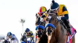 Victoria clara Super Corredora gana la Juvenile Fillies (G1) con la conducción audaz de Héctor Berríos