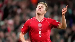 Nations League: Rasmus Hojlund marca ante Portugal, festeja al estilo Cristiano Ronaldo
