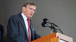 MLB: El excomisionado Bud Selig reaviva la polémica del tope salarial durante la Serie Mundial