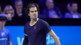 Solidez bajo techo: Carlos Alcaraz debuta con triunfo de autoridad ante Khachanov en Viena