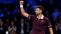 Retorno triunfal con tinte de batalla: Djokovic supera la prueba en Basilea