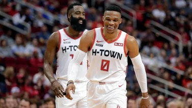 NBA: Así fue el reencuentro entre Harden y Westbrook en Los Ángeles (+Video)