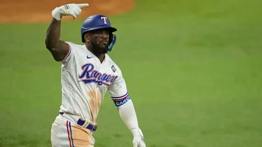 MLB: La emotiva felicitación para Adolis García por el título de Serie Mundial