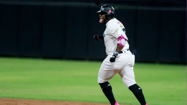 LVBP: ¡De a dos! Moisés Gómez estrena su fuerza jonronera con Bravos de Margarita