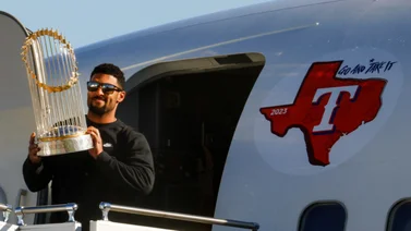 MLB: Así se encontraron los Rangers de Texas con su fanaticada por el título en la Serie Mundial (+Video)