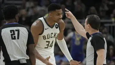 ¿Bien o mal expulsado? Mira la razón por la que le pitaron su segundo técnico a Giannis Antetokounmpo (+Video) ¿Bien o mal expulsado? Mira la razón por la que le pitaron su segundo técnico a Giannis Antetokounmpo (+Video)
