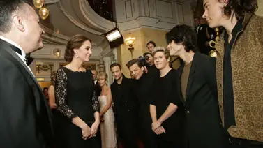 Revive uno de los momentos más icónicos de la realeza británica: El encuentro entre Kate Middleton y Harry Styles (+Video) Revive uno de los momentos más icónicos de la realeza británica: El encuentro entre Kate Middleton y Harry Styles (+Video)