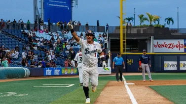 LVBP: ¡También tiene poder! Wilfredo Tovar la bota y redondea el gran rally de Leones