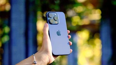 Hombre recibió 60 iPhone 15 Pro Max por error y esto fue lo que hizo con ellos (+Video)