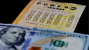 Hombre gana $400.000 dólares en la lotería sin saber que estaba participando Hombre gana $400.000 dólares en la lotería sin saber que estaba participando