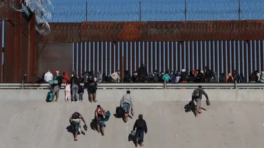 Texas aprueba un nuevo proyecto de ley fronterizo en contra de los inmigrantes. ¿De qué se trata?