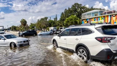 Fluctuaciones eléctricas y vías anegadas en el Sur de Florida tras las intensas lluvias (+Video)