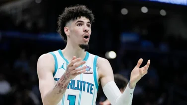 NBA: Exigen a jugador de Charlotte Hornets a taparse un tatuaje en su cuello por una extraña razón