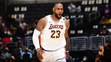 NBA: ¡Nasty! LeBron James le da el triunfo a Los Ángeles Lakers con esta increíble clavada (+Video)