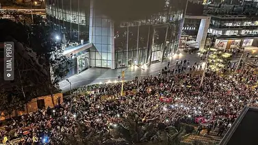 ¡Ejemplar! Vea cómo los venezolanos limpian las calles de Lima después del eufórico recibimiento a la Vinotinto (+videos) ¡Ejemplar! Vea cómo los venezolanos limpian las calles de Lima después del eufórico recibimiento a la Vinotinto (+videos)