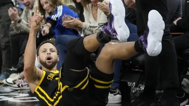 NBA: ¡Cómo lo hizo! El insólito canasto de Stephen Curry ante los Rockets (+Video)