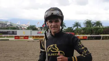 Yoelbis González resteado con este ejemplar que de ganar abonaría excelente dividendo Yoelbis González resteado con este ejemplar que de ganar abonaría excelente dividendo