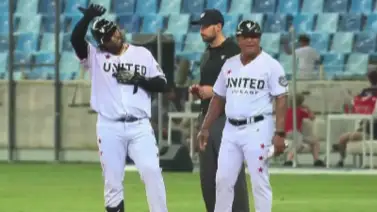 Baseball United: Así remolcó Pablo Sandoval su primera carrera en Dubái (+Video) Baseball United: Así remolcó Pablo Sandoval su primera carrera en Dubái (+Video)
