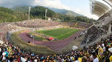Liga FUTVE: ¡Caos en Táchira! Fanáticos del 'Aurinegro' rebasaron controles de seguridad para ingresar al estadio (+Video) Liga FUTVE: ¡Caos en Táchira! Fanáticos del 'Aurinegro' rebasaron controles de seguridad para ingresar al estadio (+Video)