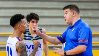 Entrenador de la selección nacional de baloncesto asume las riendas de este equipo de la SPB