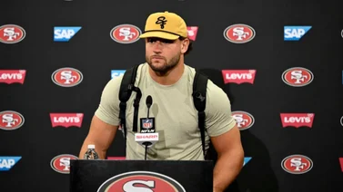 NFL estudia sanción a Nick Bosa por gorra pro-Trump (+Video)