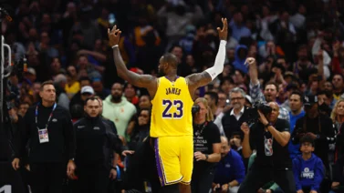 NBA: ¡El Rey de los récords! LeBron James vuelve a hacer historia