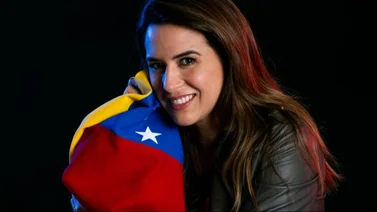 Así se mueve Erika de la Vega con "Veneka" de Rawayana ¡Wepa! 