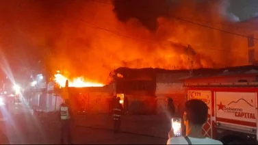Controlan voraz incendio en galpón de frenos en Catia (+Detalles) 