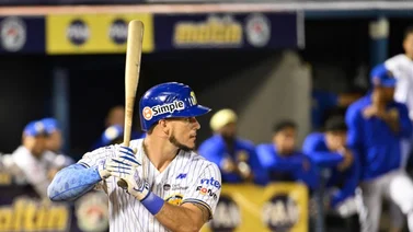 Alberth Martínez se acerca al récord jonronero histórico de Magallanes