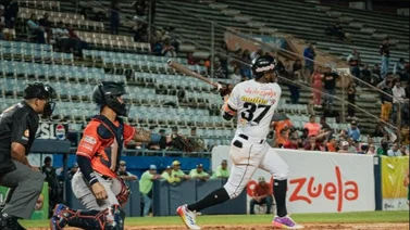 LVBP: Este jugador de Águilas del Zulia fue expulsado tras su “perreo” contra Tigres de Aragua (+Detalles)