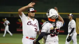 LVBP: Tiburones se derrumba sobre el final y cede ante Caribes (Resumen)
