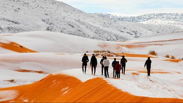 ¿Nieve en el Sahara? Así se ve el fenómeno que ocurre por quinta vez en 42 años