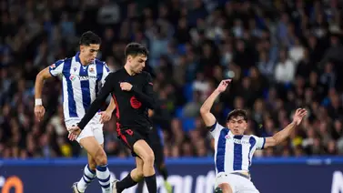 Real Madrid respira en la nuca del Barcelona tras su derrota contra Real Sociedad Real Madrid respira en la nuca del Barcelona tras su derrota contra Real Sociedad