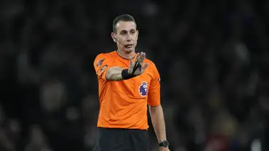 Árbitro David Coote es suspendido tras video viral insultando a Jürgen Klopp Árbitro David Coote es suspendido tras video viral insultando a Jürgen Klopp