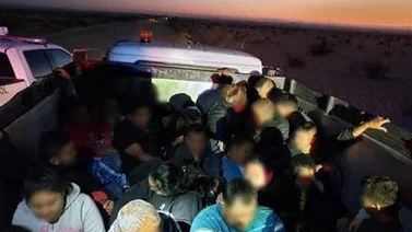 ¡Impactante! Migrantes arriesgan sus vidas al viajar de esta manera a EEUU (+Video)