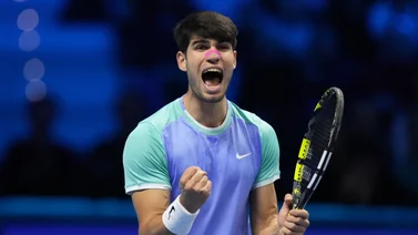 Carlos Alcaraz ganó pese a sus problemas físicos en el ATP Finals
