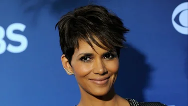 22 años después, Halle Berry utiliza vestido con el cual ganó el Oscar de 2002 ¡Mírala! 
