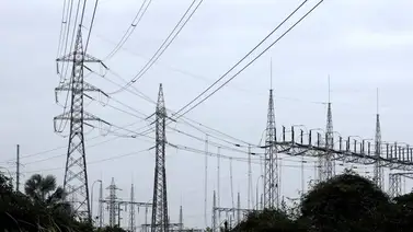 UTAH | Mujer causa apagón tras subirse a un transformador de alta tensión (+Video) UTAH | Mujer causa apagón tras subirse a un transformador de alta tensión (+Video)