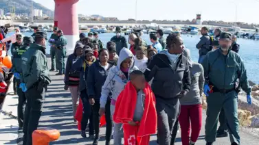 España abre sus puertas: Nueva ley regularizará a cientos de miles de inmigrantes al año España abre sus puertas: Nueva ley regularizará a cientos de miles de inmigrantes al año