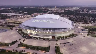 Incidente en el AT&T Stadium: Parte del techo se derrumba antes de un juego Incidente en el AT&T Stadium: Parte del techo se derrumba antes de un juego