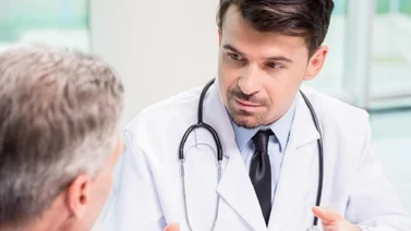 ¿A qué edad deben hacerse los hombres el examen de la próstata?