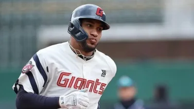 Víctor Reyes gana importante premio tras su brillante participación en la KBO de Corea
