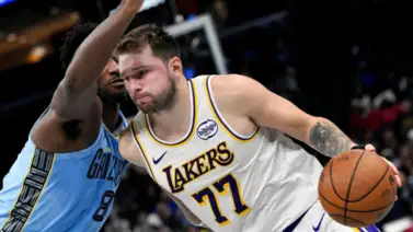 Luka Doncic sigue su racha anotadora y se une a esta leyenda de los Lakers en impresionante récord Luka Doncic sigue su racha anotadora y se une a esta leyenda de los Lakers en impresionante récord