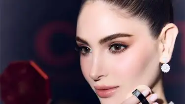 Stephany Abasali se impone en la ceremonia de imposición de bandas Stephany Abasali se impone en la ceremonia de imposición de bandas