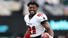 Liberado Antonio Brown; el exjugador de la NFL será llevado a audiencia de fianza