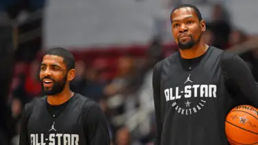 ¿Durant y Kyrie juntos otra vez? Así podría hacerse realidad la unión de ambas estrellas en Rockets ¿Durant y Kyrie juntos otra vez? Así podría hacerse realidad la unión de ambas estrellas en Rockets
