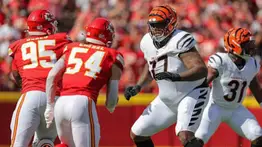 Exjugador de la NFL es abandonado por su esposa por el tamaño de su zona íntima