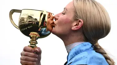 Conozca las razones porque Jamie Melham ganadora de la Copa Melbourne fue suspendida Conozca las razones porque Jamie Melham ganadora de la Copa Melbourne fue suspendida